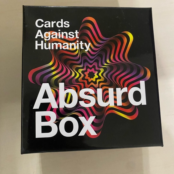 Cards Against Humanity bundle - Picture 2 of 5